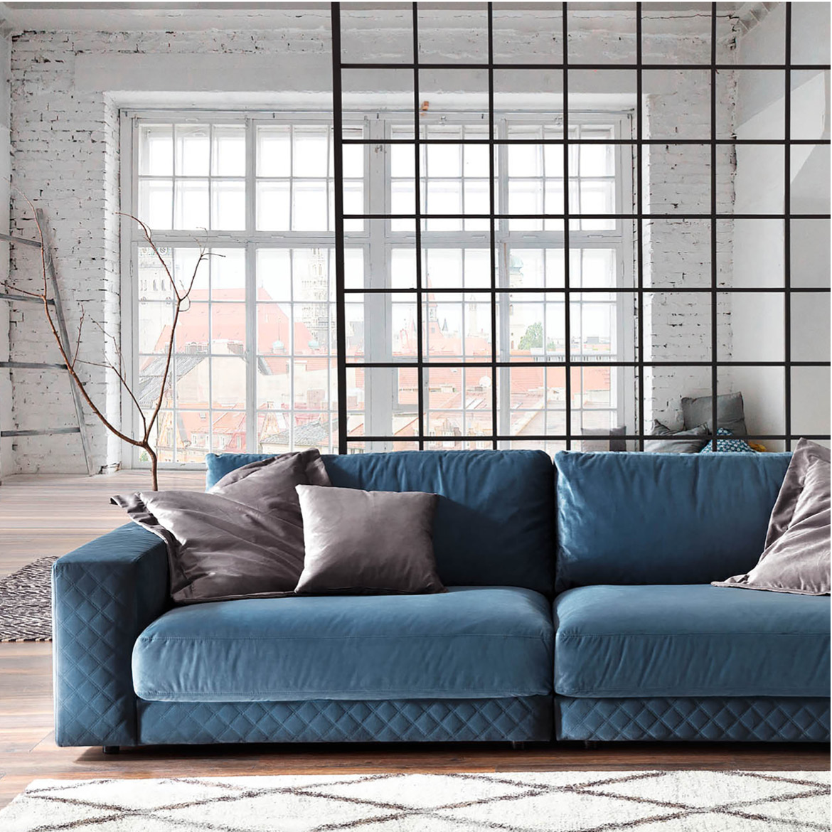 Bild von einem blauen Sofa