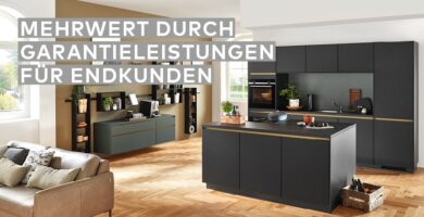 Bild von einer schwarzen Küche mit goldenen Details und der Aufschrift "Mehrwert durch Garantieleistungen für den Endkunden"
