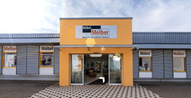 Eingangstür des Möbelhauses Möbel Melber