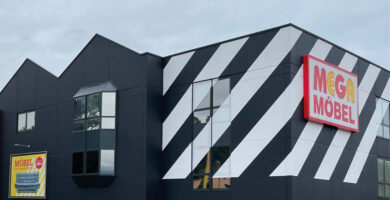 Foto der Fassade von MEGA Möbel in Achern.