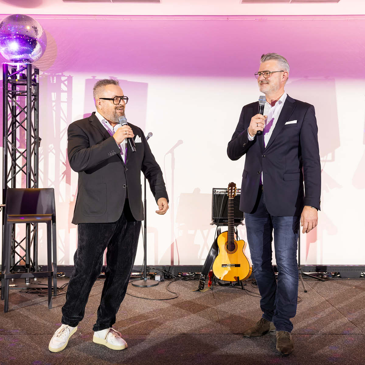Marko Steinmeier und Marc Mispelkamp leiten die Abendveranstaltung ein.
